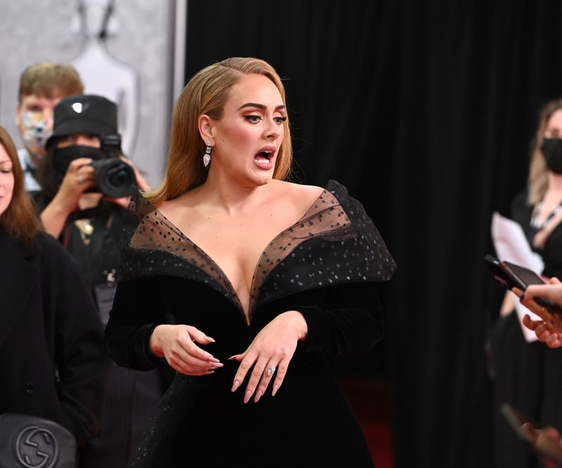 Adele s-a dezlantuit in fata fanilor