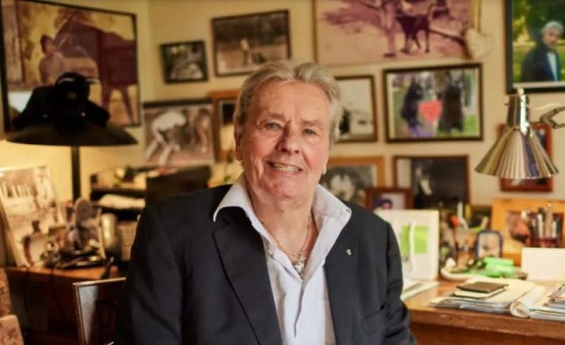 Copiii lui Alain Delon o acuză de „violențe voluntare și hărţuire morală” pe asistenta socială a actorului. 