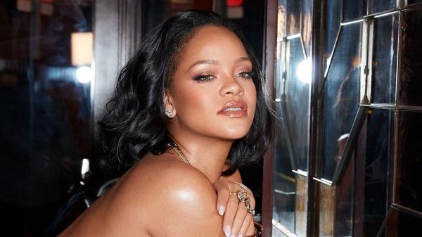 Rihanna este de neoprit! Artista intră &icirc;n istorie drept prima femeie cu 10 melodii care au atins un miliard de stream-uri pe Spotify