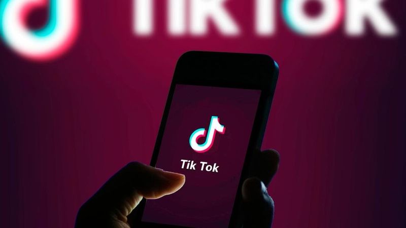 Dimineața pe doi cu Greeg și Cernat| Provocările de pe Tik Tok fac ravagii &icirc;n mediul online. Jocul care pune mii de vieți &icirc;n pericol. Părinții sunt avertizați să-și supravegheze cu atenție copiii