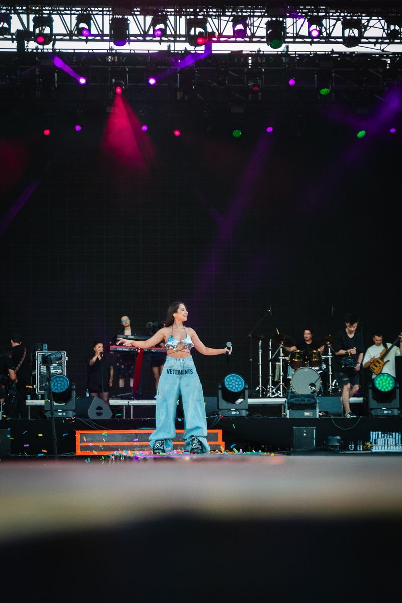 Nicole Cherry, super show pentru prima dată pe Mainstage la Neversea și distracție în backstage cu J Balvin