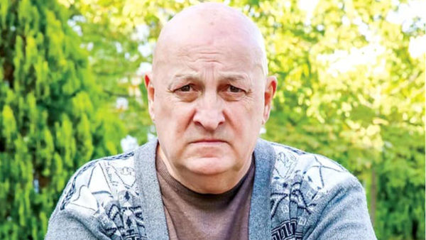 Detalii neștiute despre Bebe Cotimanis. Motivul pentru care actorul a renunțat la facultate: "Niciodată &icirc;n viaţă să nu faci ceea ce nu-ţi place, pentru că o duci &icirc;n c&acirc;rcă!"