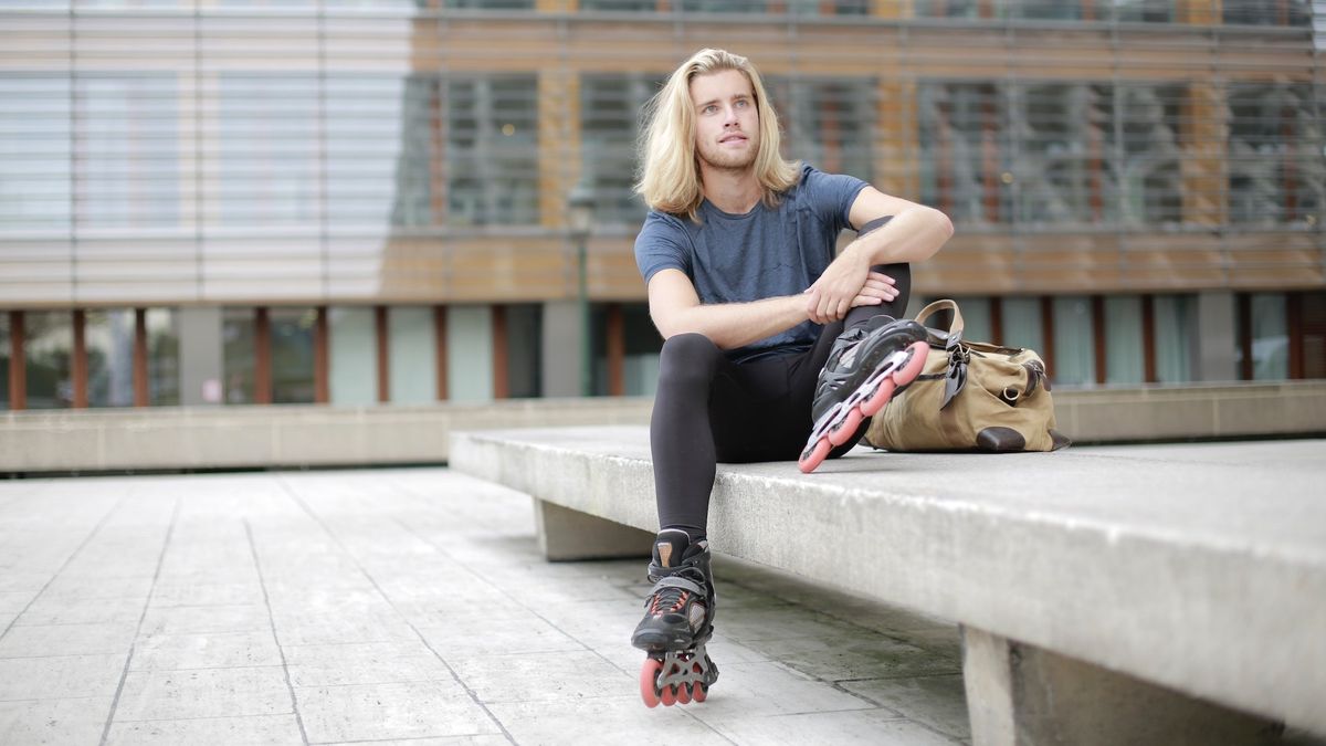 Trendurile verii pentru generația Z. Cum se îmbracă și cum se distrează tinerii