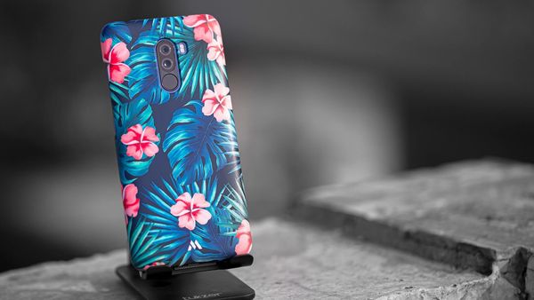 Protecție și stil: Avantajele și dezavantajele folosirii unei huse pentru telefon