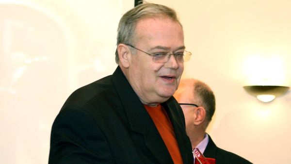 Adrian Năstase, devastat de durere după moartea lui Dan Matei Agathon, fostul ministru al Turismului: ”Un prieten loial”