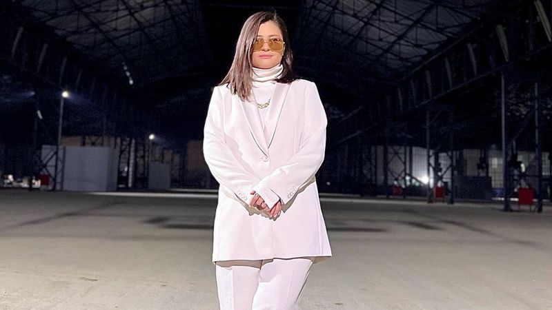 Mădălina Crețan, postare &icirc;nduioșătoare. Soția lui Nosfe este recunoscătoare unui artist celebru care i-a fost sprijin de c&acirc;nd Nosfe a murit: "Te iubesc, &icirc;ți mulțumesc că ești familie"