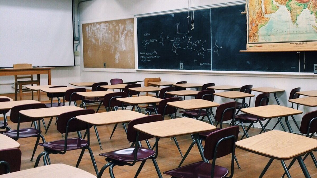 Cine sunt elevii care vor primi 5.000 de lei de la stat