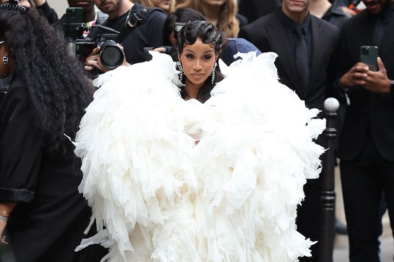 Cardi B, microfon aruncat