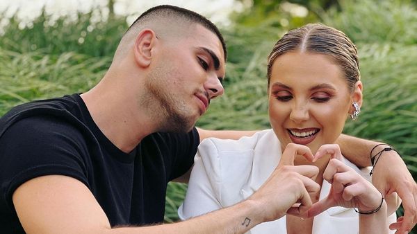 VIDEOCLIP: Alessandra - Mai tare ca niciodată (Soarele din Noi)