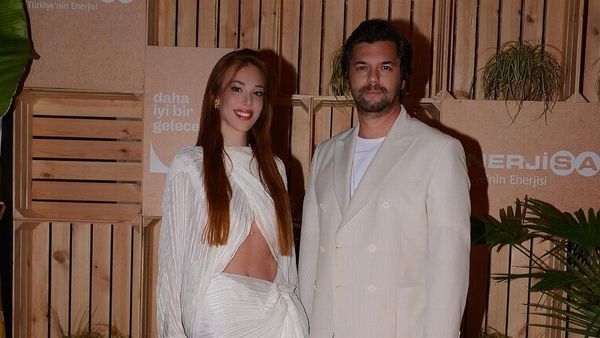 El&ccedil;in Sangu, protagonista serialului "La răscruce", a renunțat la impresar. Motivul pentru care a decis să colaboreze cu Yunus &Ouml;zdiken, partenerul ei de viață