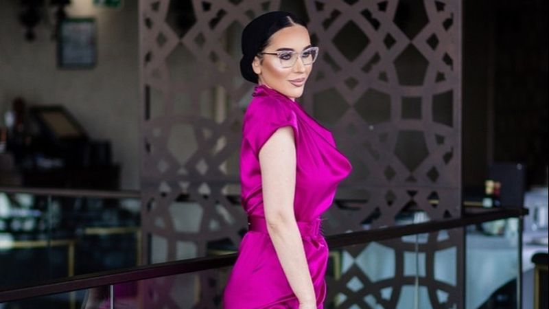 Dana Roba, surprinsă &icirc;n compania unui bărbat. Make-up artista rupe tăcerea după imaginile apărute &icirc;n spațiul public: "Am dreptul la viață, corect?"