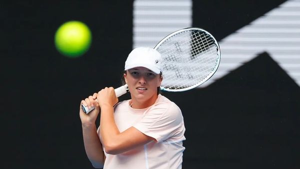 Dimineața pe doi cu Greeg și Cernat| Iga Swiatek, despre metoda controversată pe care o folosește la antrenament: "Uneori nu înțeleg nici lucrurile pe care ei îmi spun să le fac". De ce se pregătește liderul clasamentului WTA cu o bandă lipită pe gură