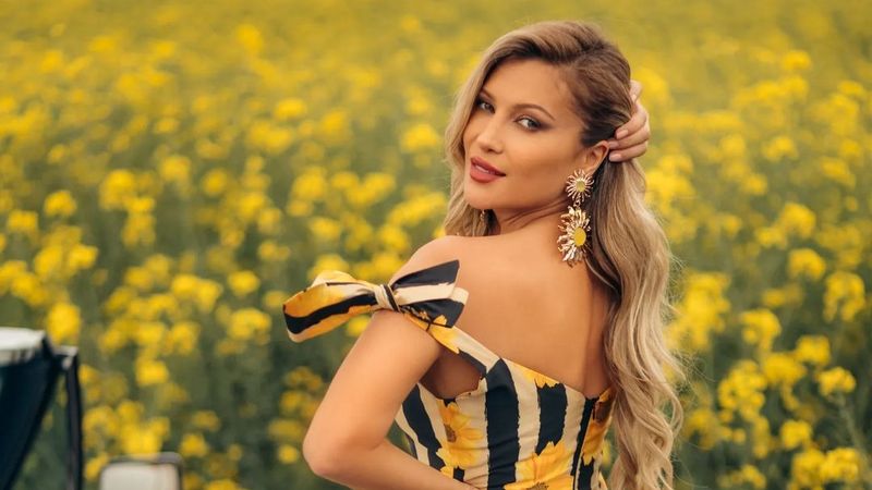 Lora, încercată de o boală