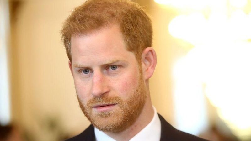 Prințul Harry este lăsat fără titlu regal