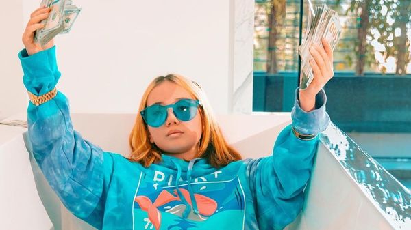 Rapperița Lil Tay a trăit șocul vieții sale, după ce s-a zvonit că a murit: "Sunt &icirc;n siguranță și &icirc;n viață. Mă chinui să găsesc cuvintele potrivite." Cine i-a &icirc;nscenat totul