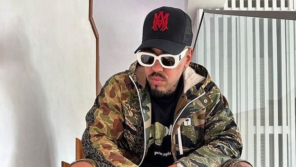 Adevăratul motiv pentru care Alex Velea a lipsit de la nunta lui Smiley cu Gina Pistol. Ce s-a &icirc;nt&acirc;mplat, de fapt: "Nu a putut să fie &icirc;n același loc cu persoana cu care e la cuțite"