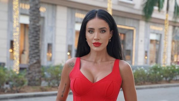 "Numai tu rămăseseși să nu iți lungești fața!" Adelina Pestrițu, răspuns acid după mesajul primit de la o internaută