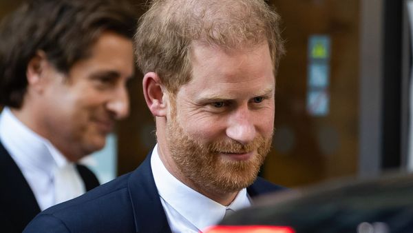 Prințul Harry a luat pe toată lumea prin surprindere cu noua culoare de par. Motivul pentru care ducele de Sussex și-a vopsit podoaba capilară