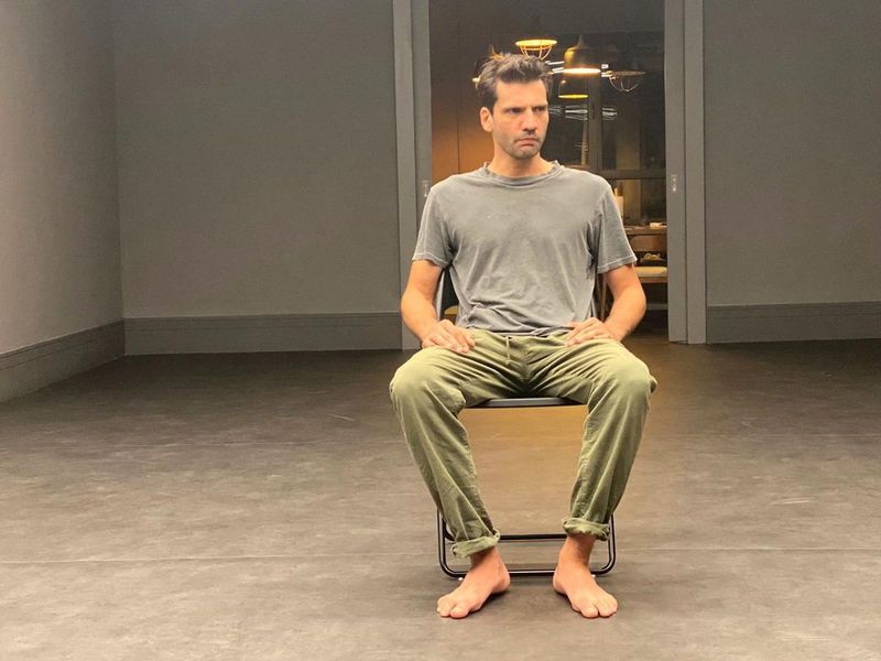 Kaan Urgancioglu din Secrete de familie, alaturi de Jason Statham