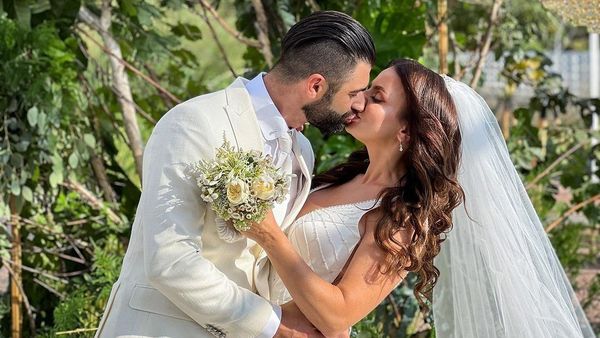 Jojo și Paul Ipate, cununie religioasă în România. Mireasa a fost de-a dreptul ravisantă: "Dumnezeu ne-a unit în cea mai frumoasa zi!"