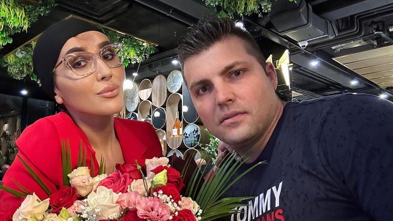 Dana Roba și Beniamin se pregătesc de pasul cel mare? Cum l-a surprins make-up artistul într-un magazin pe iubitul ei