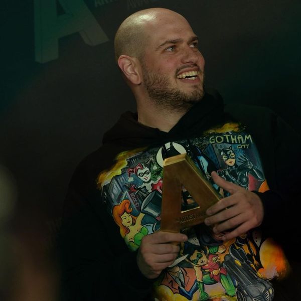 Matei Dima de la BRoMania și fiica lui Mihai Stoica, cuplul verii din showbiz. Cum au fost surprins cei doi &icirc;ntr-un club