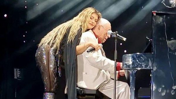 Horia Moculescu a reacționat după ce Loredana Groza i-a sărutat picioarele la Festivalul de la Mamaia 2023: "N-am vrut să facă acest gest umilitor"