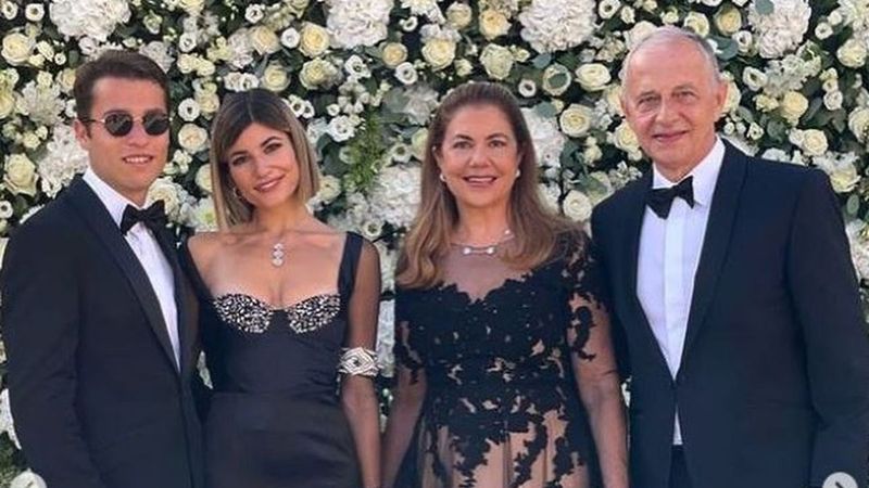 Mihaela Geoană a atras toate privirile la nunta fiicei sale, Ana Maria Geoană. Cum a arătat soacra mică &icirc;ntr-o rochie de 6 500 de euro