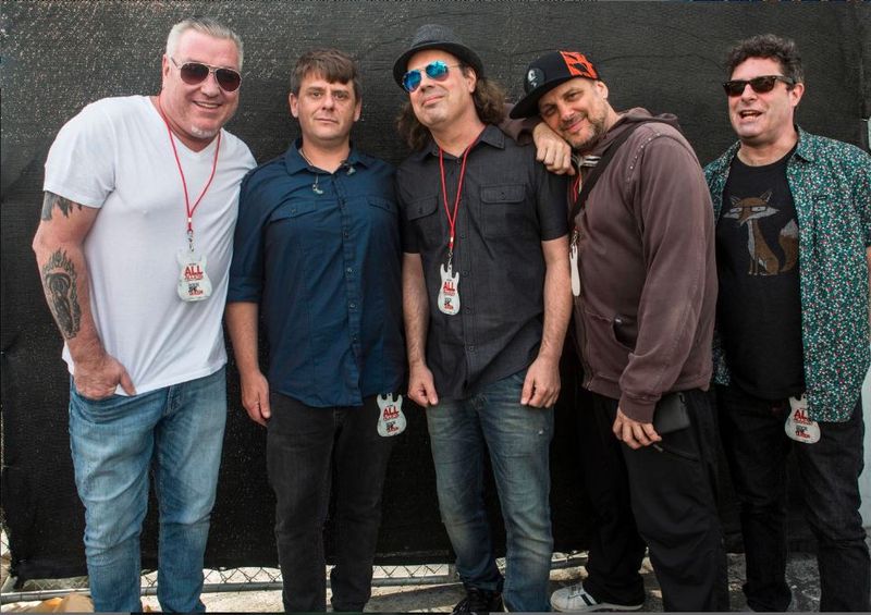 Solistul trupei Smash Mouth a murit