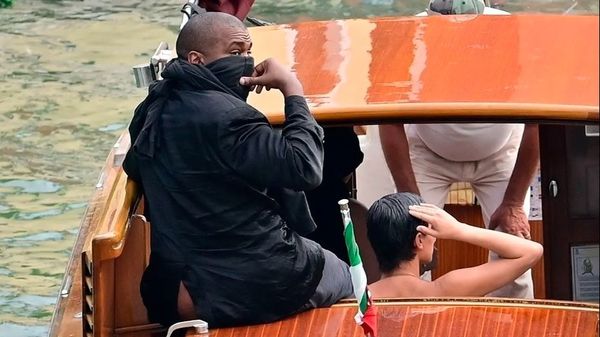 Motivul pentru care Kanye West și Bianca Censori au fost interziși pe viață la o companie de &icirc;nchiriere ambarcațiuni din Veneția
