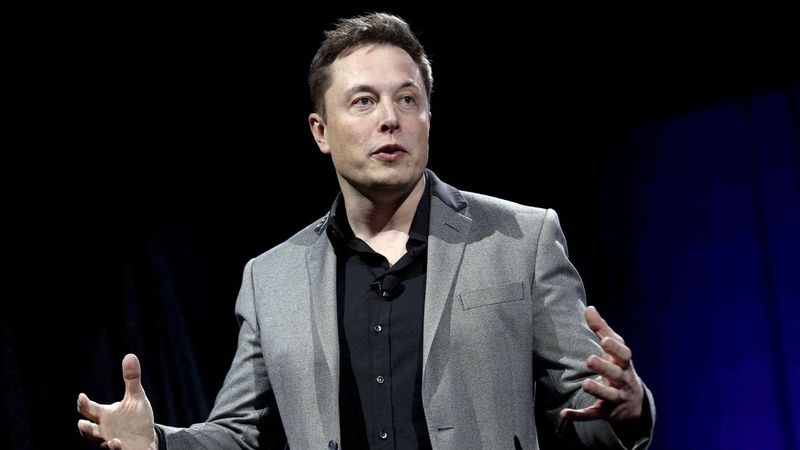 Tatăl lui Elon Musk se teme că milionarul ar putea fi ucis.