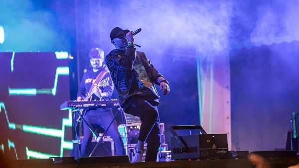 Cine este Spike, noul iubit al Liviei