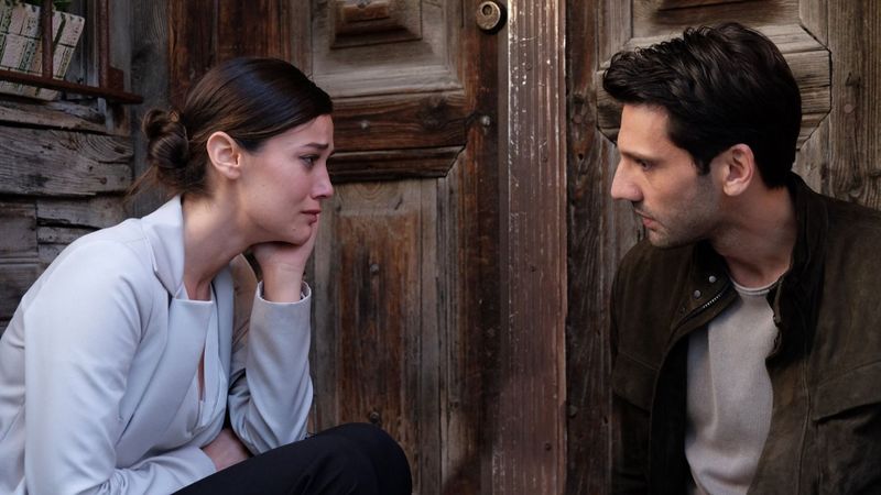 Misterul de ad&acirc;ncește &icirc;n cazul uciderii tinerei Inci! Ce se &icirc;nt&acirc;mplă &icirc;n episodul de astăzi din "Secrete de familie", de la ora 20.00, la Kanal D