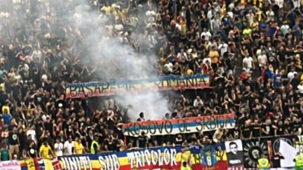 "Rușine să vă fie!". Prima reacție oficială după scandalul pe Arena Națională. Ce riscă Rom&acirc;nia după ce meciul cu Kosovo a fost &icirc;ntrerupt din cauza ultrașilor