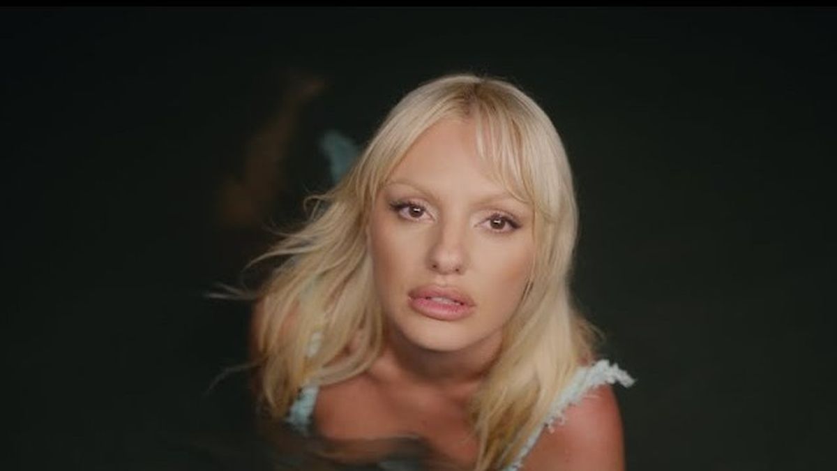 Alexandra Stan - Bine cu puțin rău