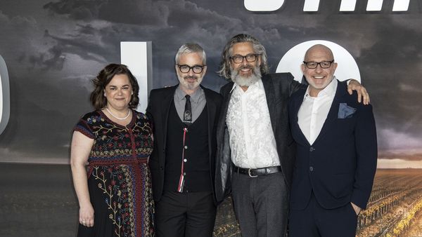 Câştigătorul premiului Pulitzer Michael Chabon şi alţi scriitori dau în judecată Meta pentru modul în care le-a folosit lucrările pentru antrenarea softului AI Llama
