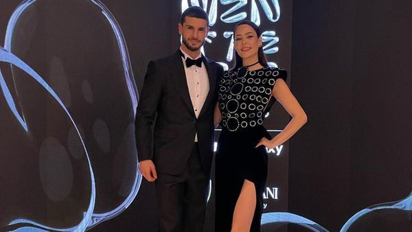 Berk Oktay și Yıldız Çağrı Atiksoy au aniversat un an de căsnicie: "Îmi doresc să-mi dau ultima răsuflare alături de tine". Mesajul pe care protagonistul din "Prețul fericirii" i l-a dedicat soției sale