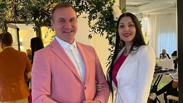 Alin Oprea, nuntă cu 8 perechi de nași. Cum a arătat Medana, soția solistului in ziua cea mare. Și reginele pălesc în fața ei