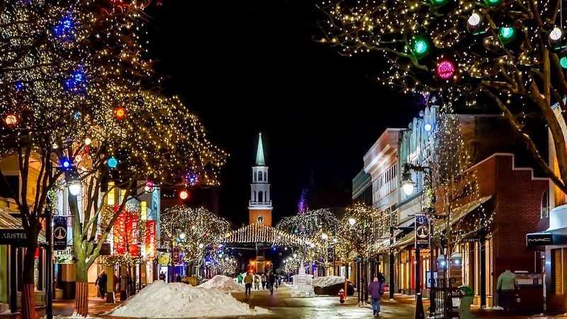 Destinații pentru Crăciun 2023 și Revelion 2024: Locuri &icirc;n care poți avea sărbători de poveste