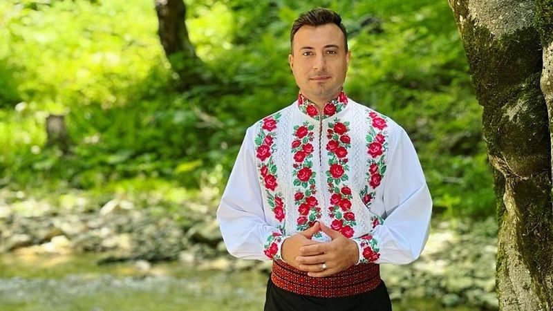 Valentin Sanfira revine a concert