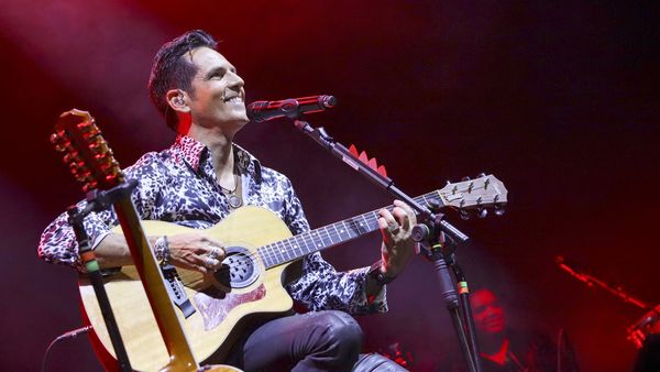 Cele mai cunoscute vedete care cântă la nunți și ce prețuri cer acestea?