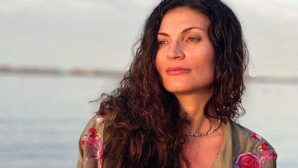 Ioana Ginghină,  pregătită să îmbrace rochia de mireasă a treia oară.  Ce surprize le-a pregătit invitaților