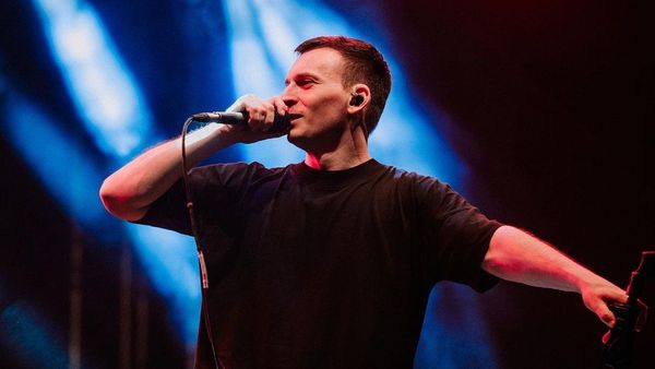 Bucuria este la cote maxime în familia lui Denis Roabeș! Solistul trupei The Motans a devenit tată pentru prima dată