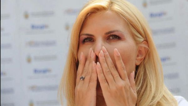 &rdquo;Nu există destule cuvinte și nici destul timp să &icirc;mi cer iertare&rdquo; Mesajul emoționant transmis din &icirc;nchisoare de Elena Udrea de ziua fiicei ei