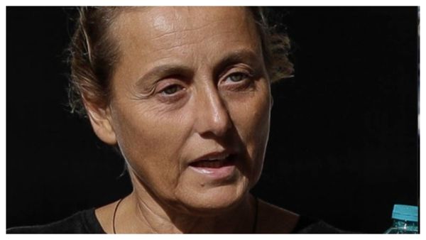 Miruna Pascu, &icirc;n lacrimi după ce a fost bătută de fiul ei. Cum &icirc;ncearcă mama criminalului de la 2 Mai să scape de &icirc;nchisoare