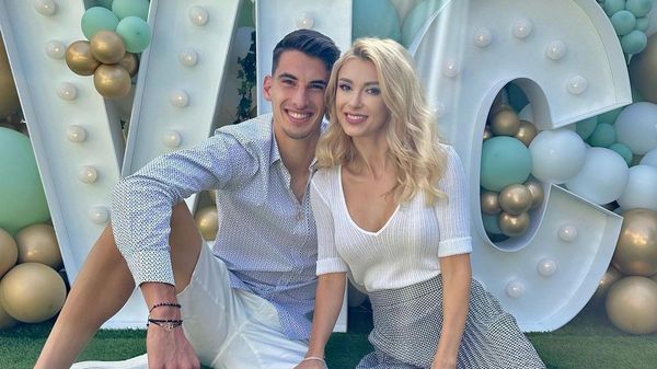 Surpriză de neuitat pentru Victor Cornea la &icirc;mplinirea de 30 de ani. Andreea Balan s-a ocupat de tot: &ldquo;E ziua sufletului pe care &icirc;l iubesc&rdquo;