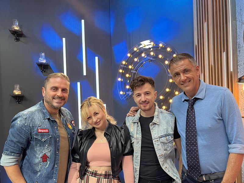 Sianna si Radu Sirbu au lansat piesa Floare la ureche