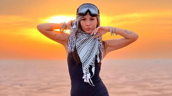 Răsturnare de situație în cazul tinerei care a fost găsită moartă pe plaja din Mamaia. Prietenii Laurei Roșca dau ancheta peste cap: "Ce criminal ți-a făcut asta? Nu ne vom lăsa până nu vom afla adevărul"