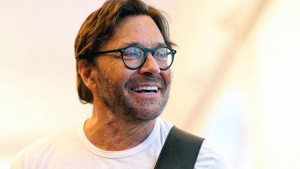 Noi detalii despre starea de sănătate a solistului american Al Di Meola, după ce a făcut infract pe scenă în timpul concertului susținut la București