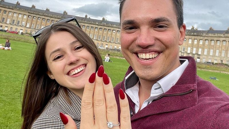 Ivona Mihăescu s-a logodit